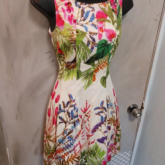 Zara Basic Lovely Floral Dress - Picture 4 of 8